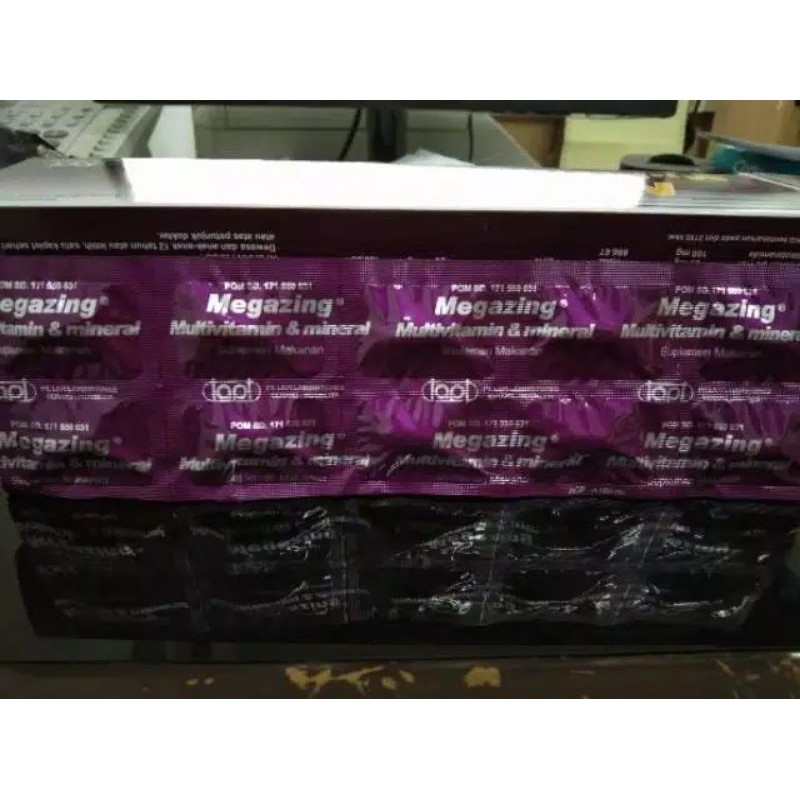 MEGAZING MULTIVITAMIN  ( 1 box ) isi 5 strip