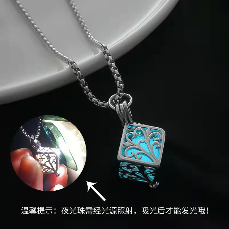 Kalung Liontin luminous Bentuk Pohon Kehidupan Model hollow Gaya hip hop Jepang Dan Korea