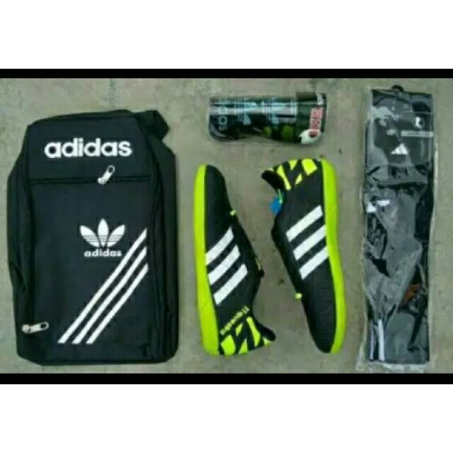 Paket komplit Sepatu futsal specs Sepatu futsal komplit specs spyder komplit sepatu futsal metasala