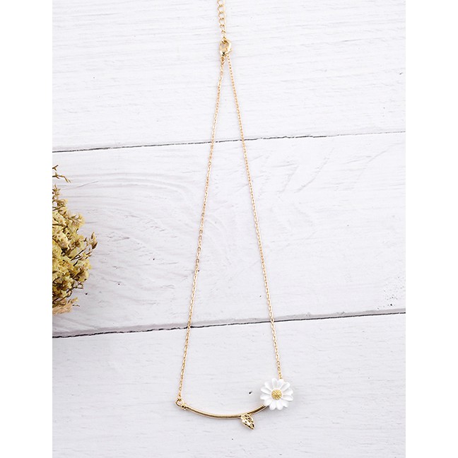 LRC Kalung Fashion Daisy Alloy Necklace D09840