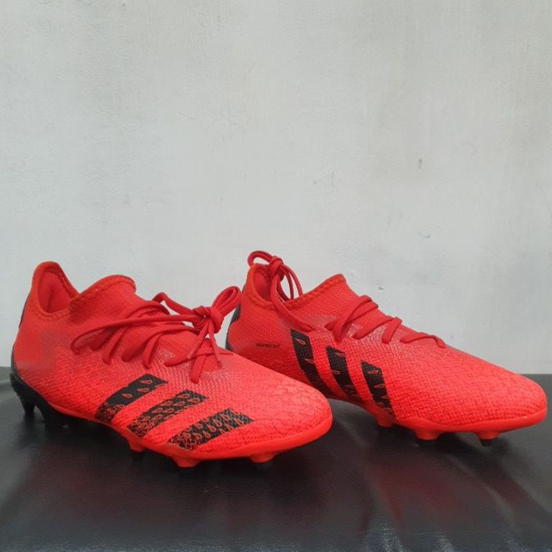 sepatu bola kaki Adidas Predator Freak.3 L FG Red Cblack original 