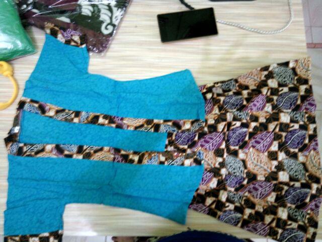 Kutu Baru Anak Usia 1,2,3,4,5,6,7,8,9,10,11,12 Tahun Setelan Kebaya Lengan Pendek + Rok Batik