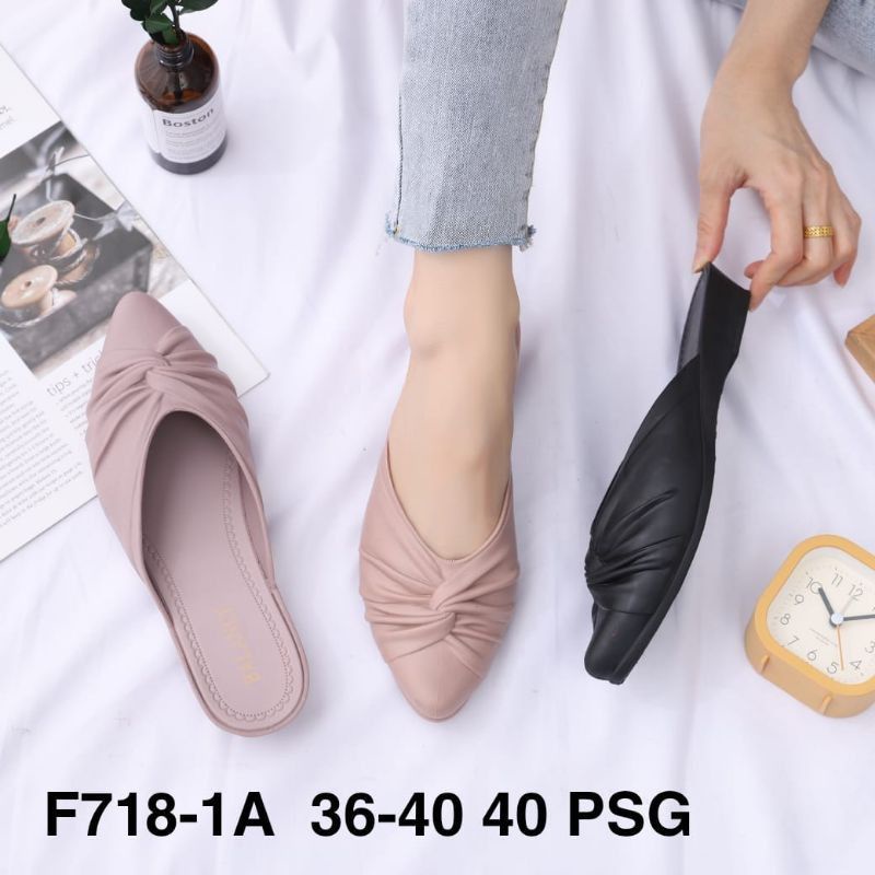 SANDAL SEPATU KARET JELLY MOTIV KERUT LIPAT BALANCE MOKAYA F718 (37-40)