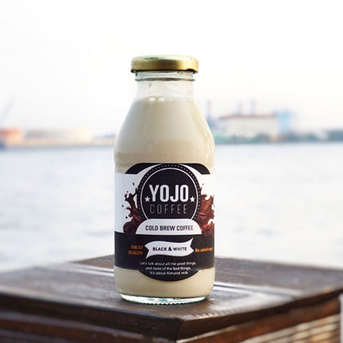 

YOJO Coffee - BLACK & WHITE