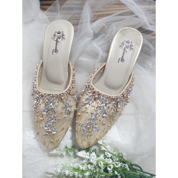 sepatu sintya gold 7cm lancip