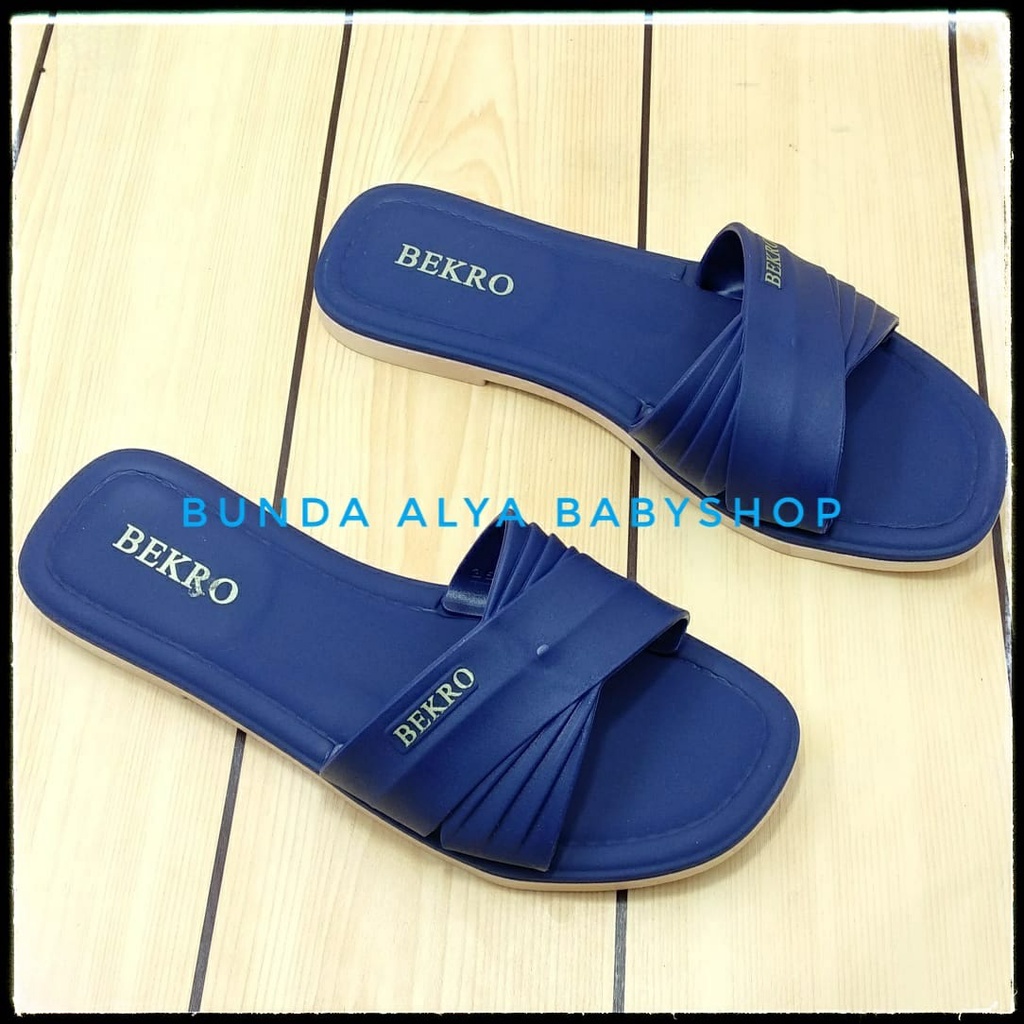 Sandal Flat Wanita Casual Sendal Jelly Slip Polos - Sandal Wanita Slop Polos Warna Navy Ukuran 37 Sampai 40 - Sandal Dewasa Flip Flop Anti Slip - Sandal Casual