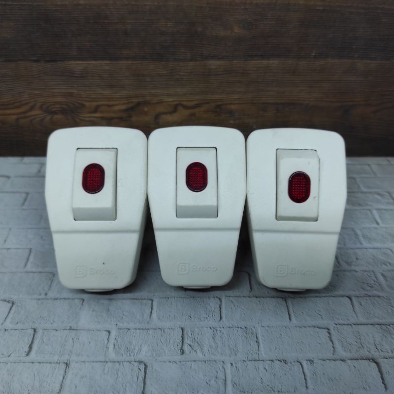 Steker + Saklar Broco 13311