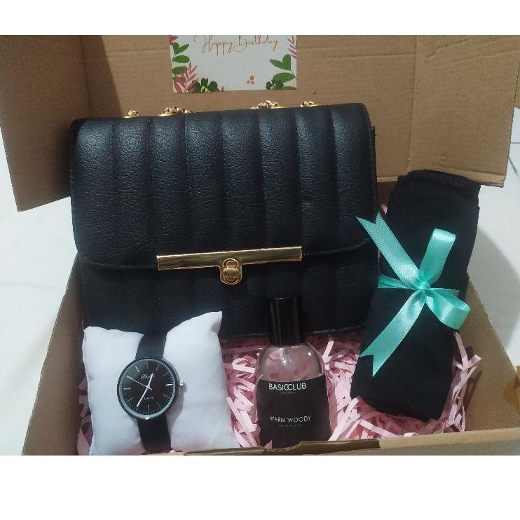 

Berkualitas GIFTBOX SLING BAG / KADO CEWEK / KADO PACAR / ANNIVERSARY / !!