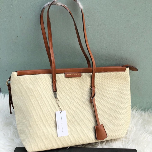 Charles & keith textured tote bag / charles & keith tote bag tikar / ck tikar