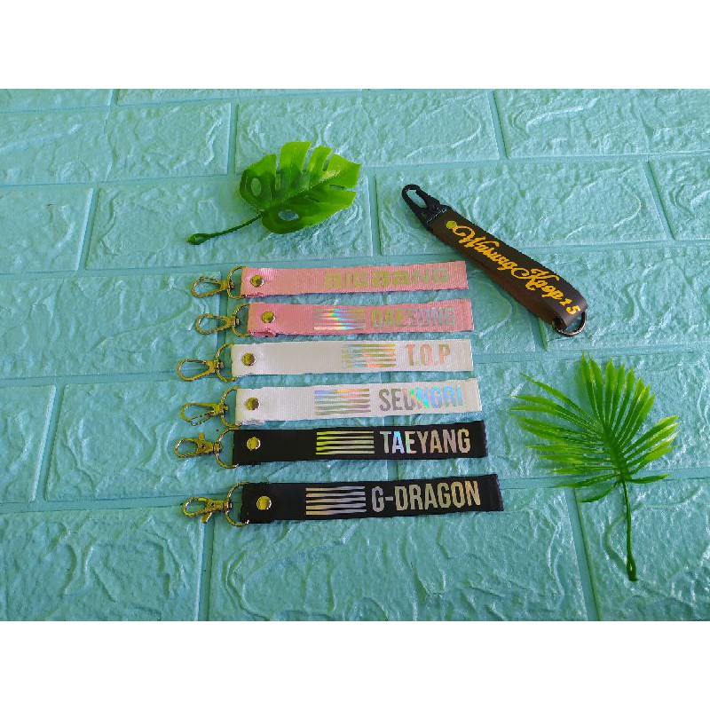 Strap bigbang KPop hologram keyring bigbang keychain bigbang