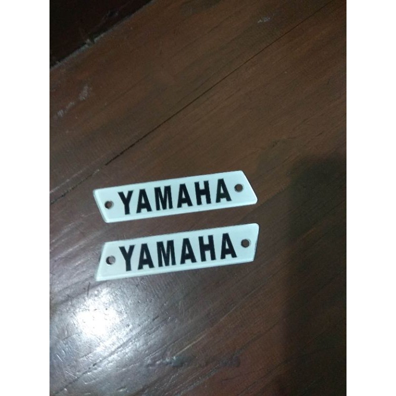logo emblem cover body box samping yamaha u5 u7 meri