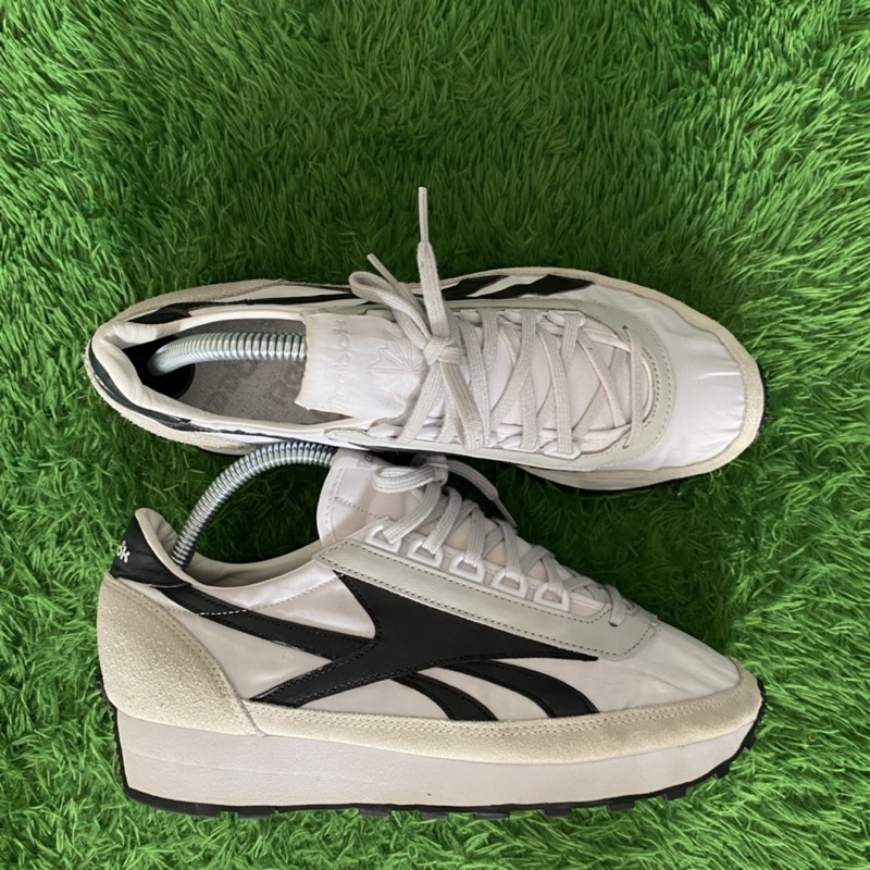 reebok aztec original