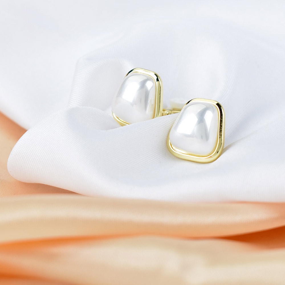 Anting Klip Tanpa Tindik Desain Geometri Hias Mutiara Imitasi Warna Emas Gaya Korea Untuk Wanita