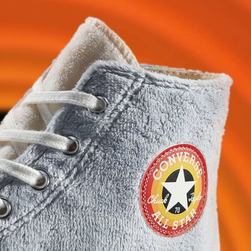 black bugs bunny converse