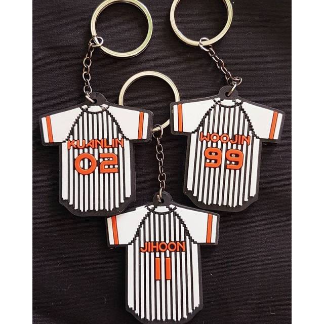 WANNA ONE JERSEY KEYCHAIN GANTUNGAN KUNCI KPOP