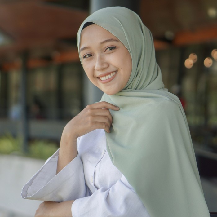 PROMO Hijab Pashmina Ceruty Warna Hijau Green Sage - Tanpa Inner