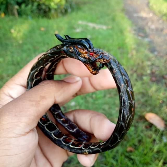 Gelang kayu akar bahar original ukir naga tembus cahaya