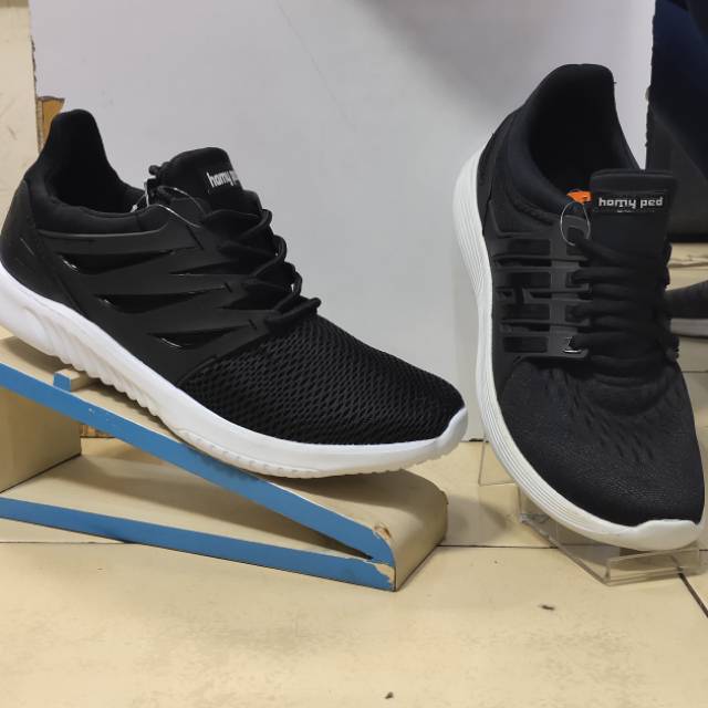 Homyped sport pria