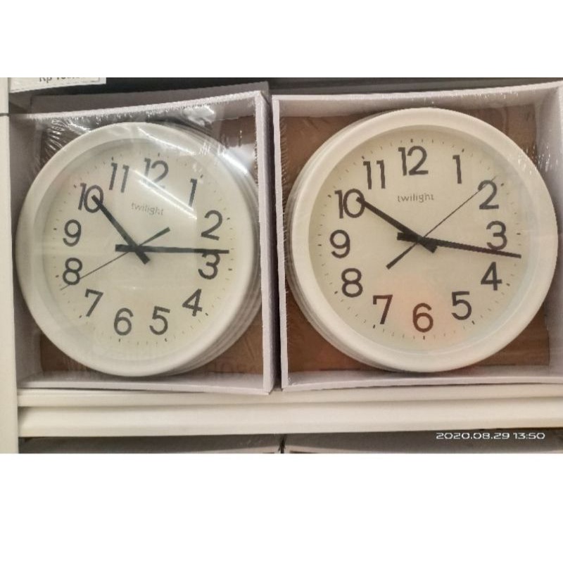 Twilight jam dinding putih by Informa