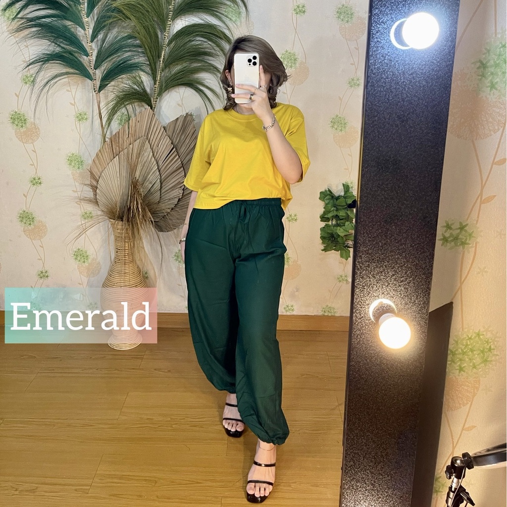 NCDY DAILY PANTS CELANA JOGER PANJANG JOGGER WANITA RAYON JUMBO CELANA SANTAI CELANA PANJANG UNIQLO CELANA KULOT WANITA KEKINIAN CELANA SANTAI RAYON PREMIUM DAILY WEAR SET KAOS POLOS CROP TEE CROP TOP TERMURAH DISKON BISA COD BEST SELLER CELANA JUMBO-Pants Emerald