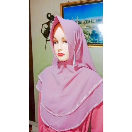 Hijab Bergo Renda Seruti