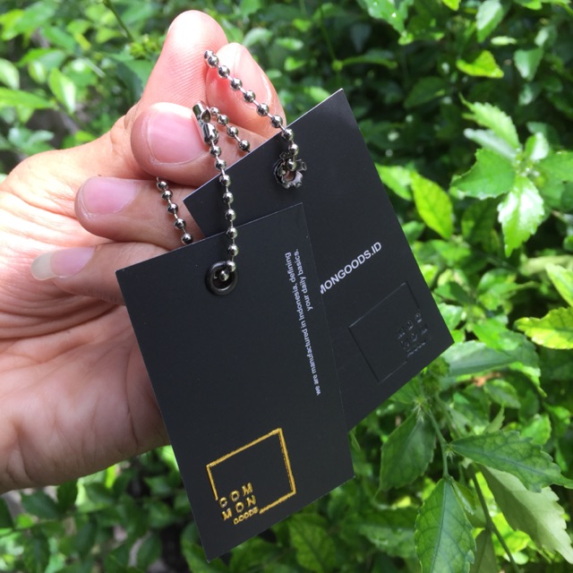 

Hangtag Premium Custom, Brand Gold Timbul, Doff, Ring, 4x6 cm