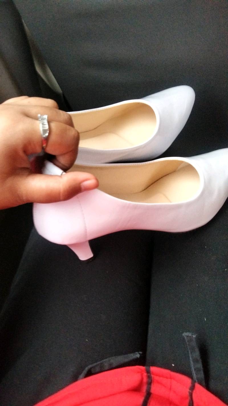 Sepatu Wanita Kantor Glossy Putih