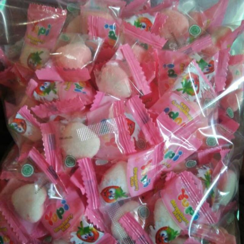 

Permen Yupi Sachet Mini 2pcs Yupi Strawberry Kiss | Yupi Fruity Puff