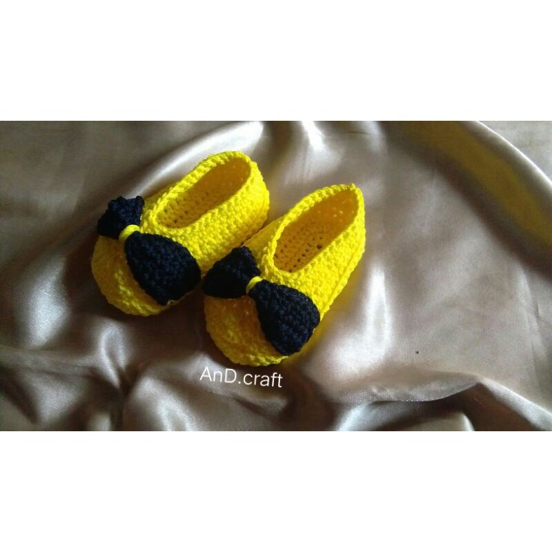 Sepatu rajut bayi / sepatu prewalker rajut / sepatu bayi