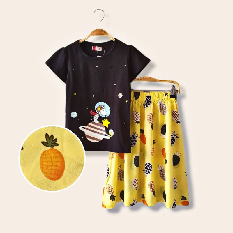 Ammigoz kids Girls Snoopy T-shirt and Skirt Set / Setelan Anak Perempuan Tshirt dan Rok Snoopy (4-14Y)-Black