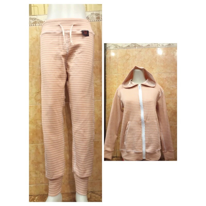 

Rosikasportwear