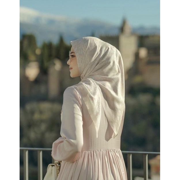 granada series buttonscarves cream tan