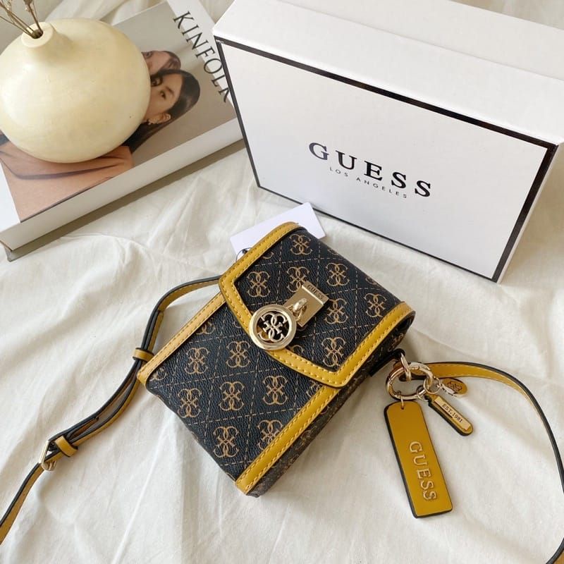5.5 SALE | GUESSS Phone Sling Bag include box