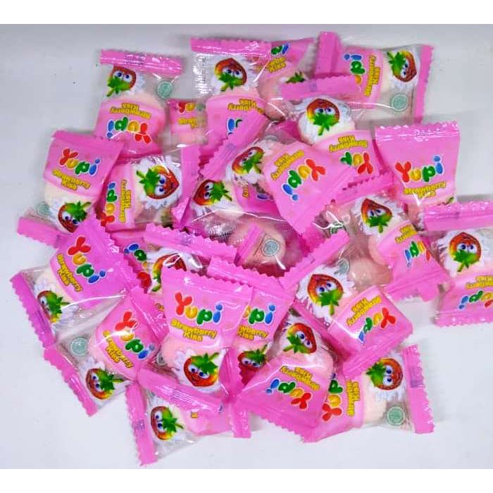 

yupi kiss strawberry 120grm