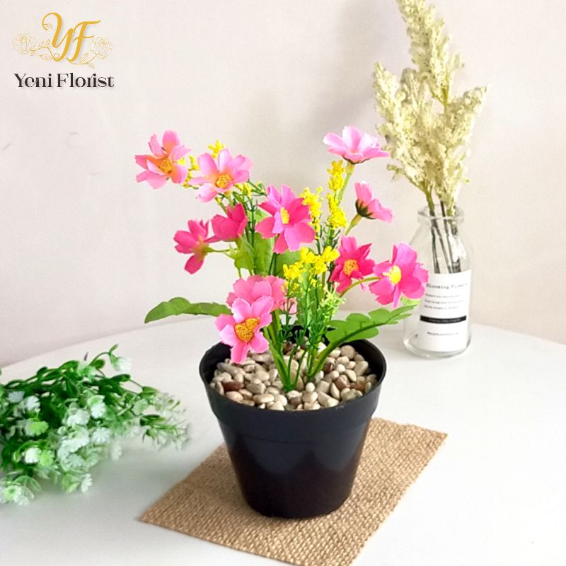 bunga aster krisan dan pot / bunga hias / bunga artificial/ bunga plastik / bunga palsu