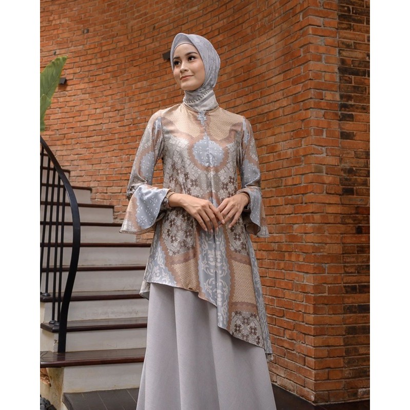 ANGGREK TUNIK  ARUNDINA XS WEARING KLAMBY