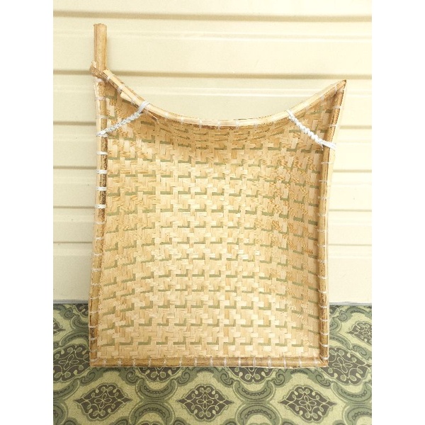 Nyiru / tempah beras dari bambu