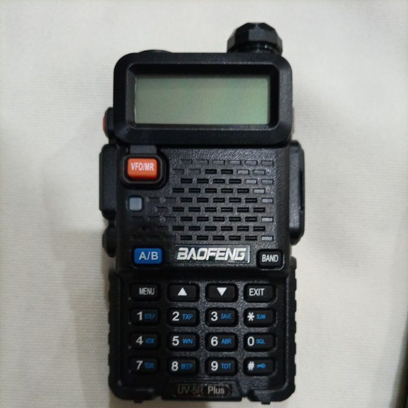 HT Baofeng UV5R Radio Komunikasi UV 5R  5 Watt Dual Band Garansi 1 tahun Handy Talky R W Bopeng