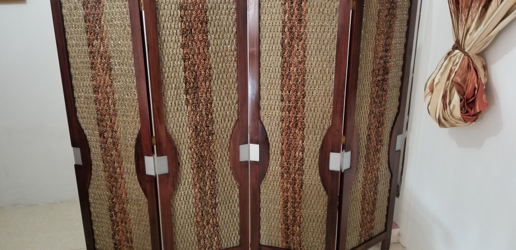 Penyekat Partisi Ruangan Alminy 4 Daun | Pembatas Sketsel Kayu | Wood Divider