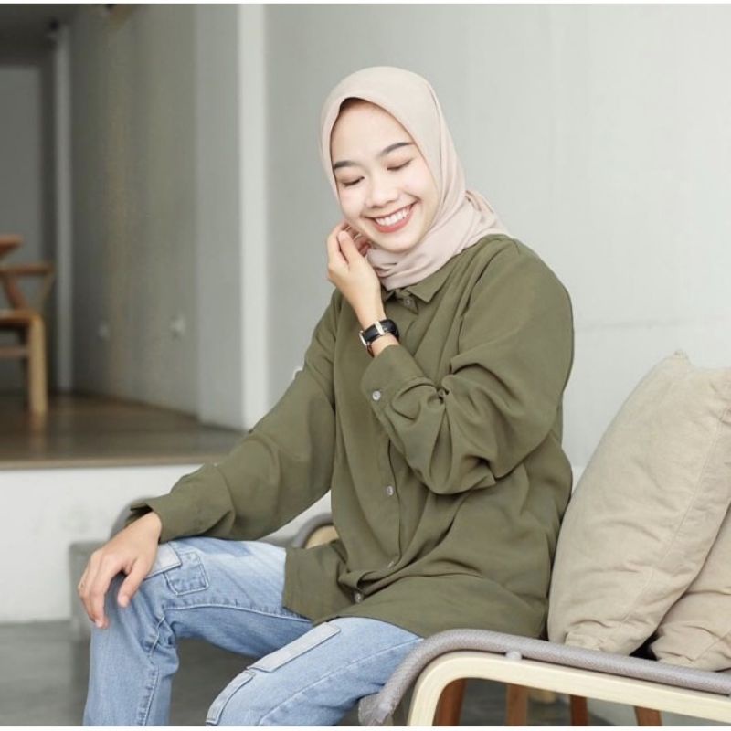 Atasan Kemeja Wanita Polos Casual Hitam Putih Wanita Lengan Panjang Bahan Moscrepe-5