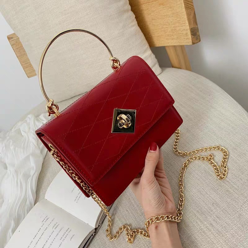 warna merah tas impor cewek fashion  bahan kulit sentetis tali rantai selempang