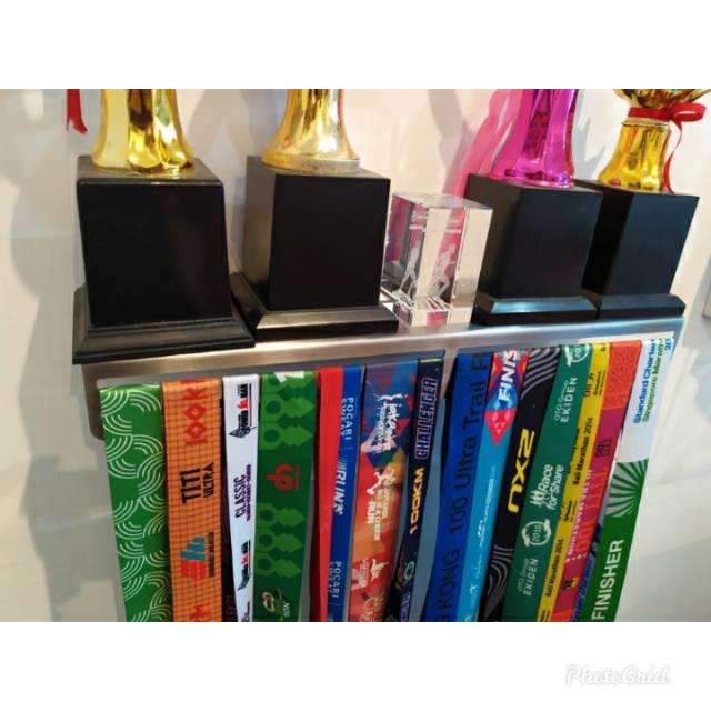 Trophy Shelf Rak Tropi Piala - MEDAL HANGER - GANTUNGAN MEDALI