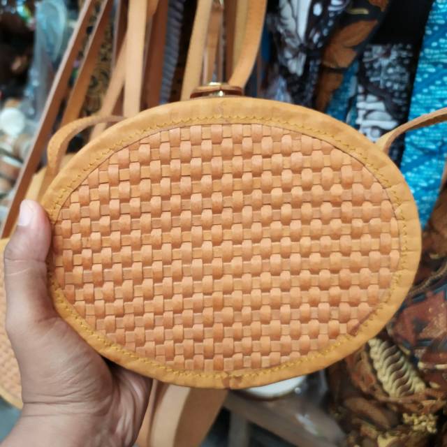 TAS SELEMPANG ANYAMAN ROTAN OVALE - BAHAN ROTAN - KHAS JOGJA