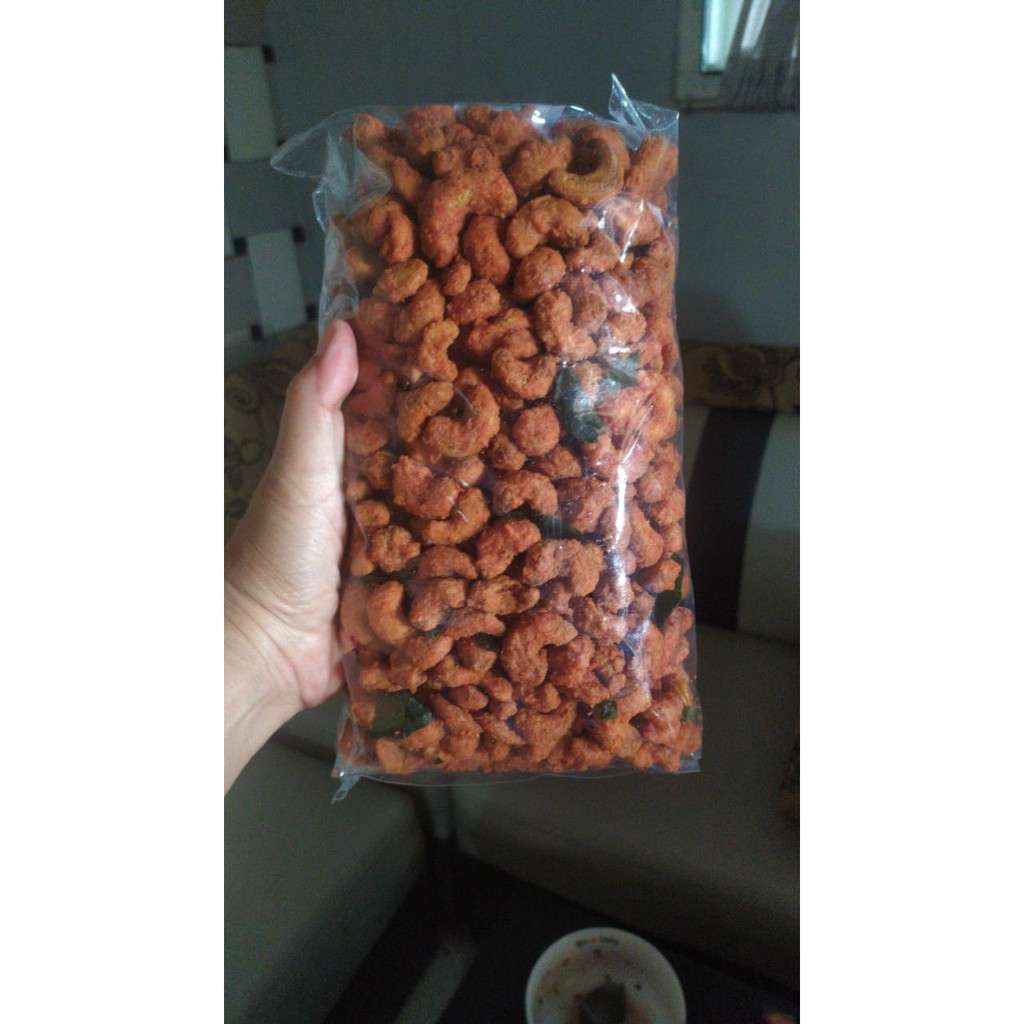 

Kacang Mede Mete Tepung Rasa Pedas siap santap 250gr/500gr/1kg