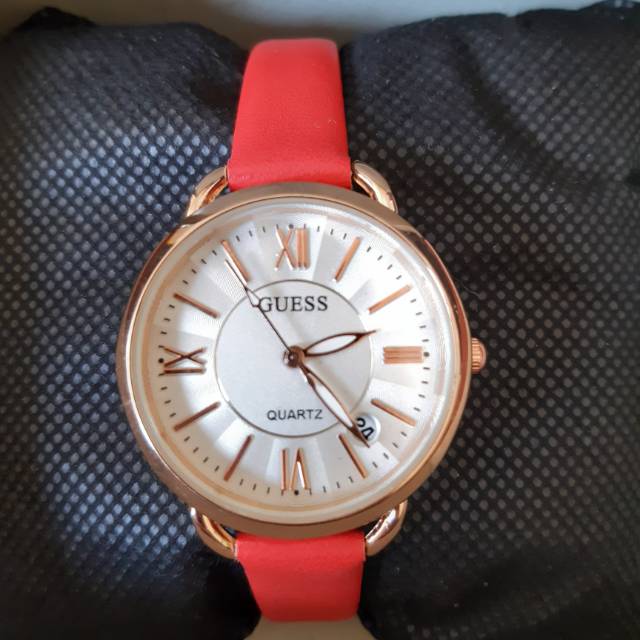 JAM WANITA GUESS KULIT ( RED  GOLD )