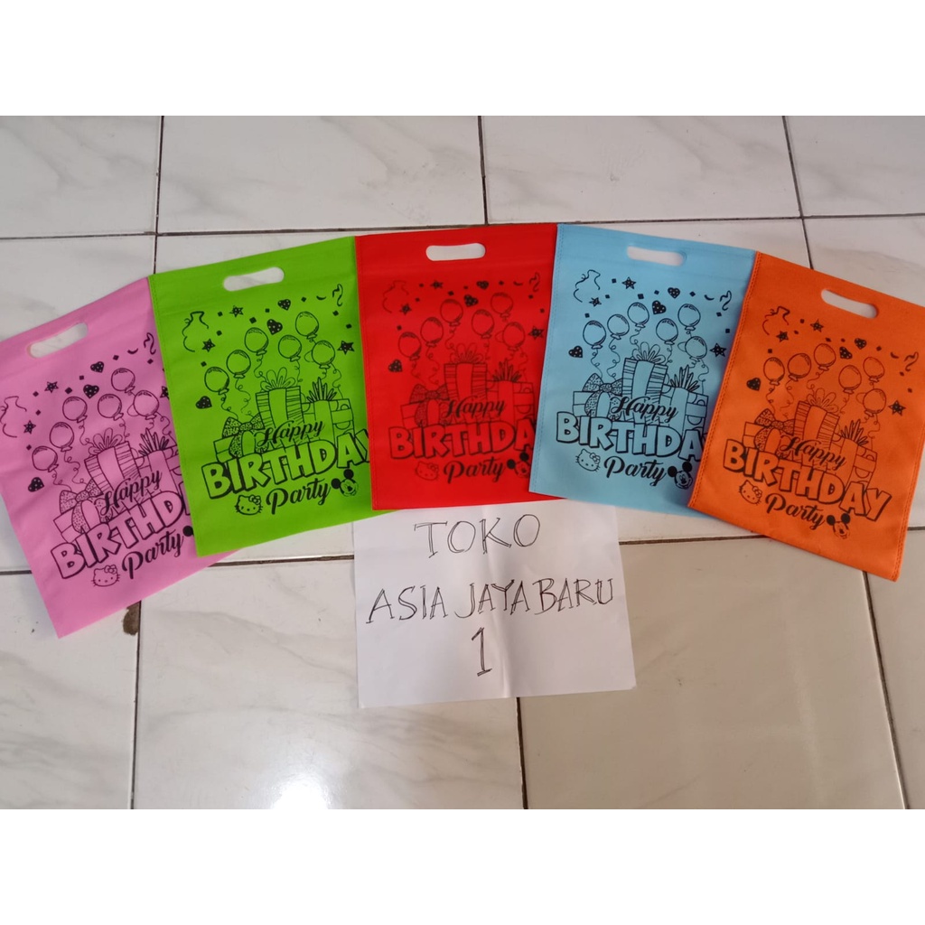 

Goodie bag OVAL spesial ULTAH uk 25x35/goodie bag spunbond