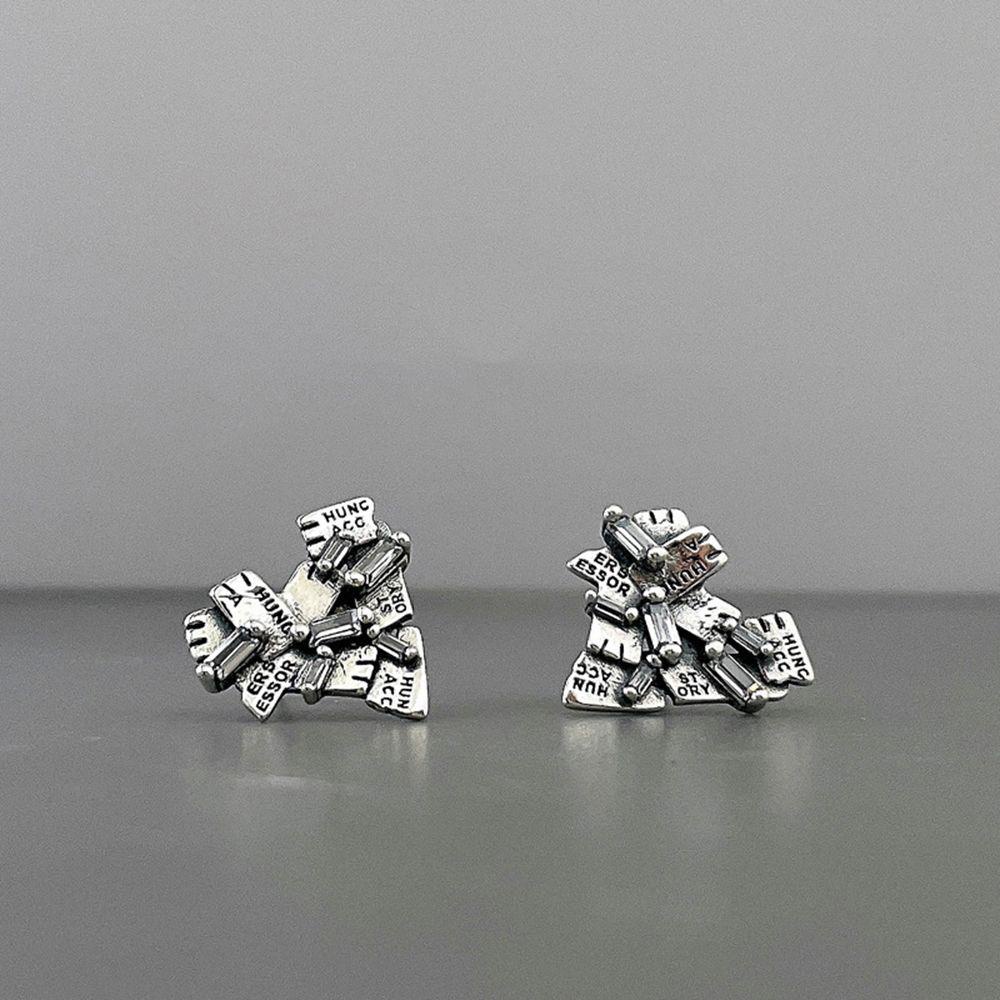 Mxbeauty Anting Love Hati Trendy Kreatif Wanita Unik Alloy Patah Anting Gaya Korea