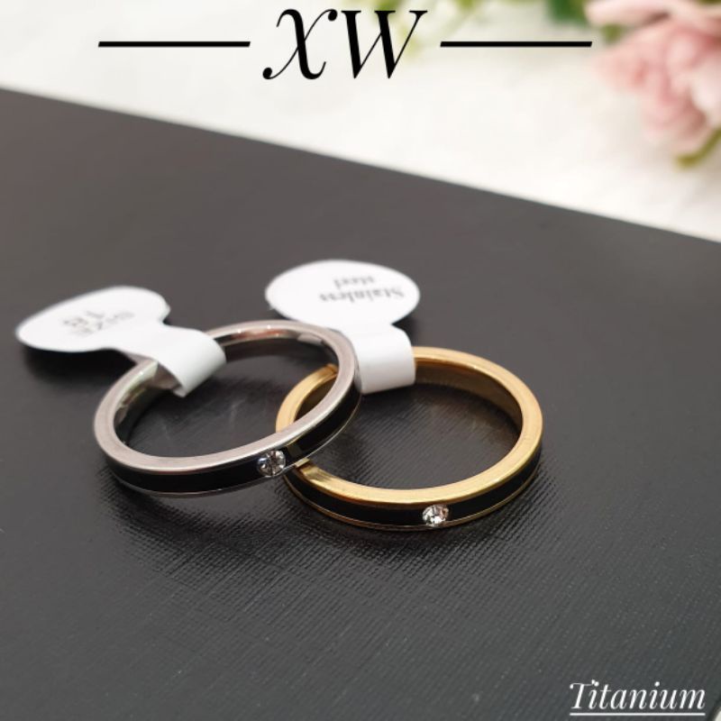 4s grosir solo || Cincin titanium anti karat || Cincin Couple Titanium Anti Karat Aksen Berlian Imitasi untuk Pria / Wanita