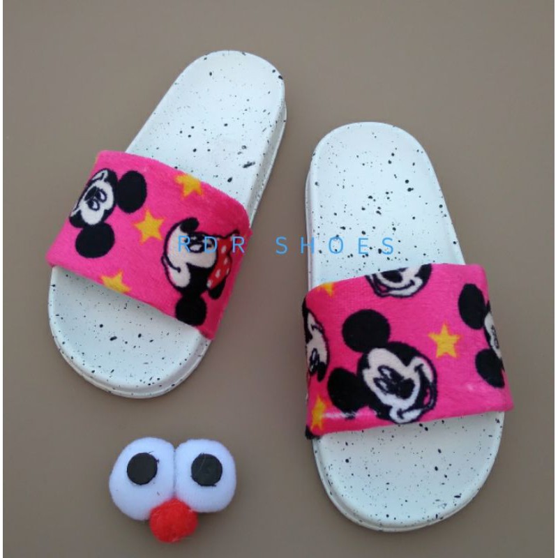 RDR sandal bulu mickey bisa couple ibu anak