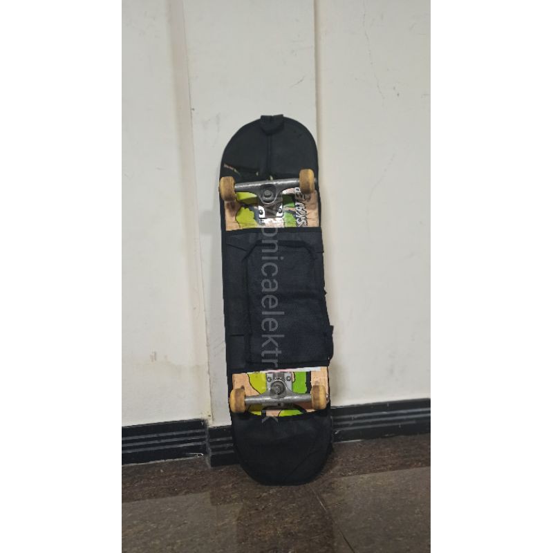 Tas skateboard selempang ukuran L (83X23) Bahan Nylon ada tempat untuk Helm